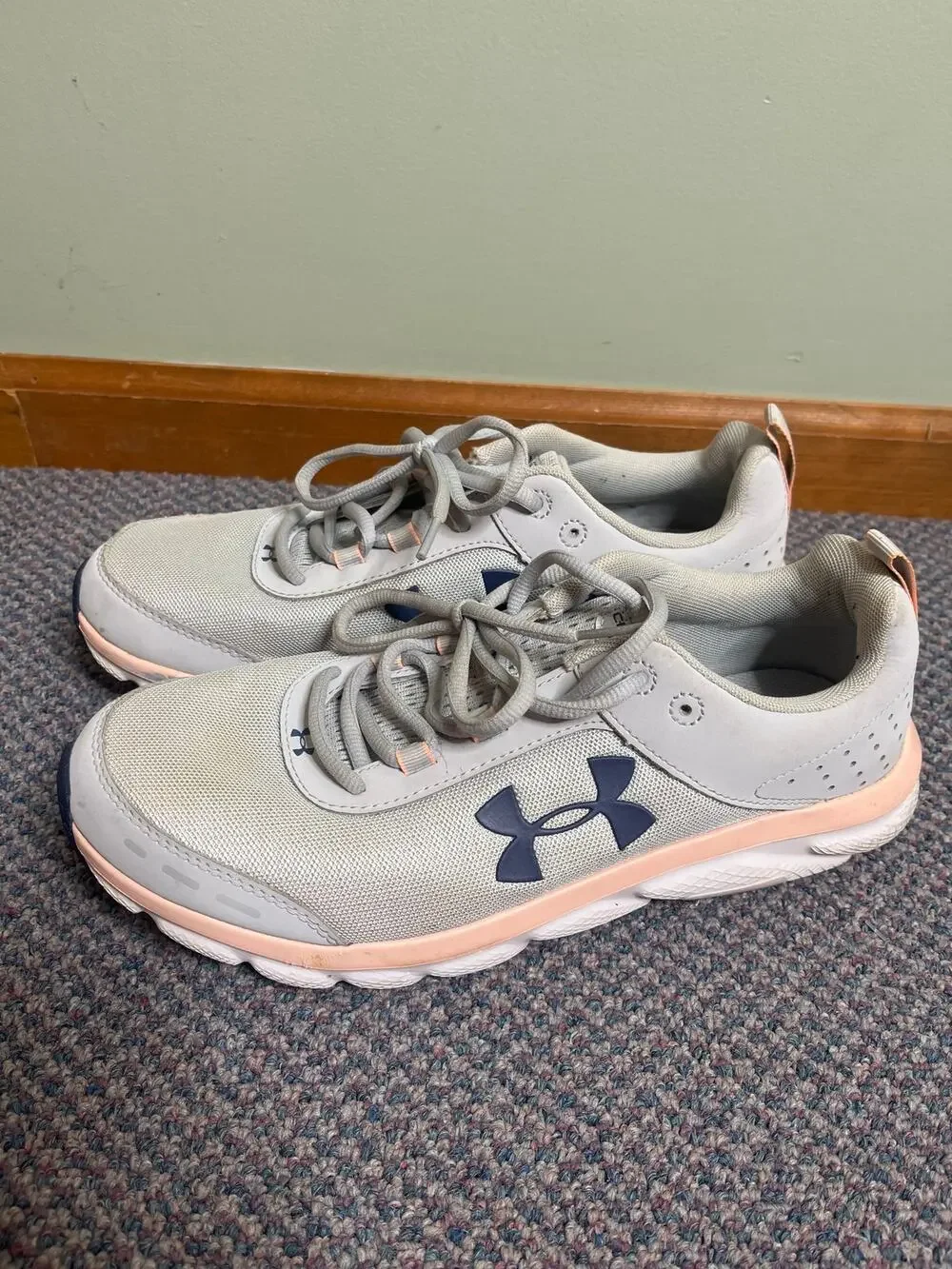 Under Armour Grey White Pink charged Assert Womens 11